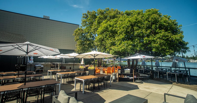 Exterior, seating place on the outside