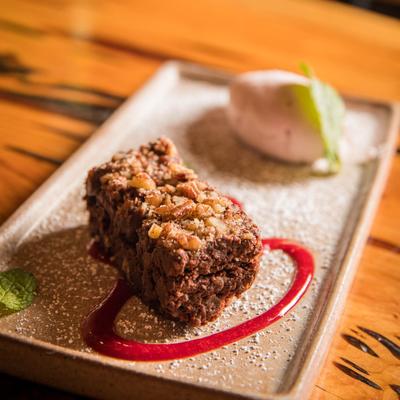 Pecan cake plate, closeup