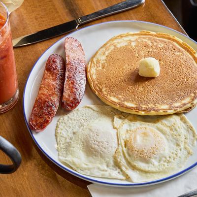 Served griddle breakfast in the plate.