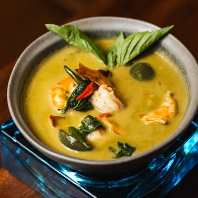 Served shrimp green curry.