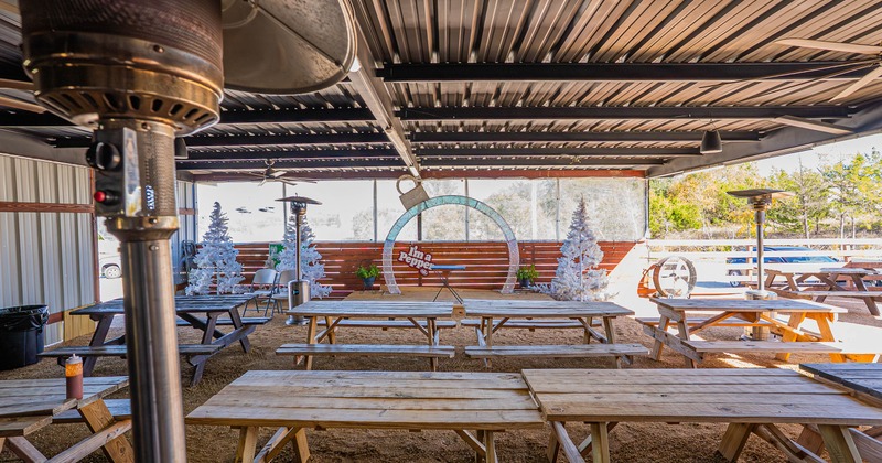 Covered patio, seating area
