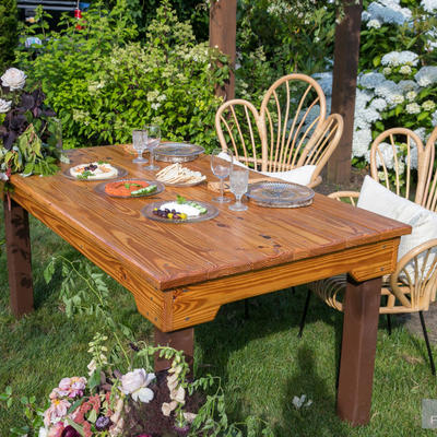 Bride and groom table setup