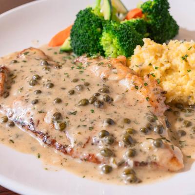 Chicken Pollo Picatta, closeup.