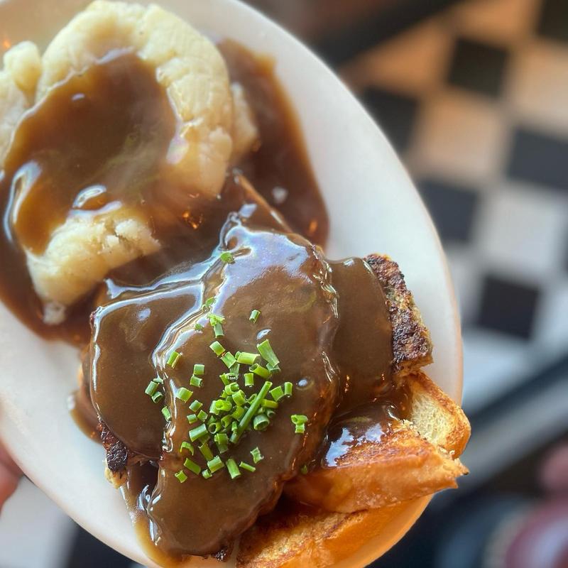 menu item 22 of 26, Hot Roast Beef Sandwich