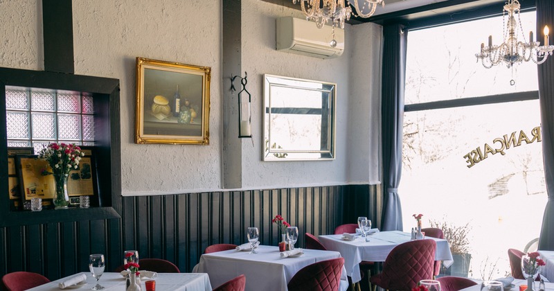 Diner area, tables and chairs