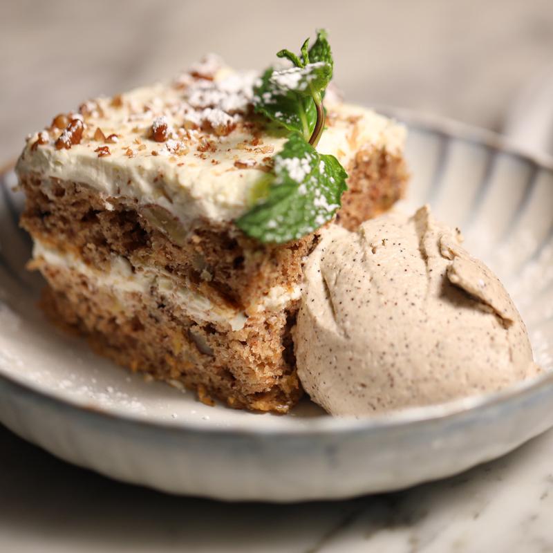 Hummingbird Cake photo