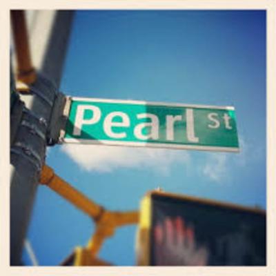 The Pearl street sign.