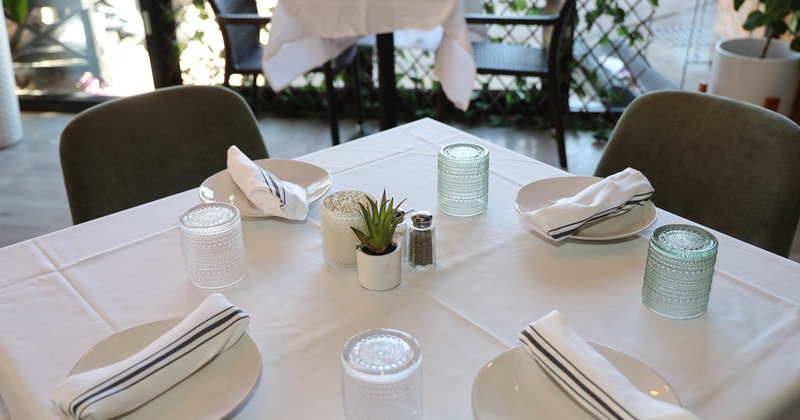 Table ready for guests