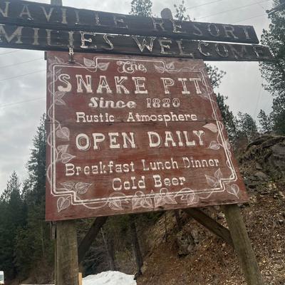 Outdoor business sign.