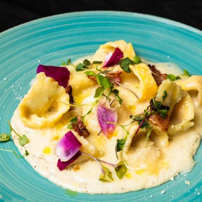 Short rib tortilleni, closeup.
