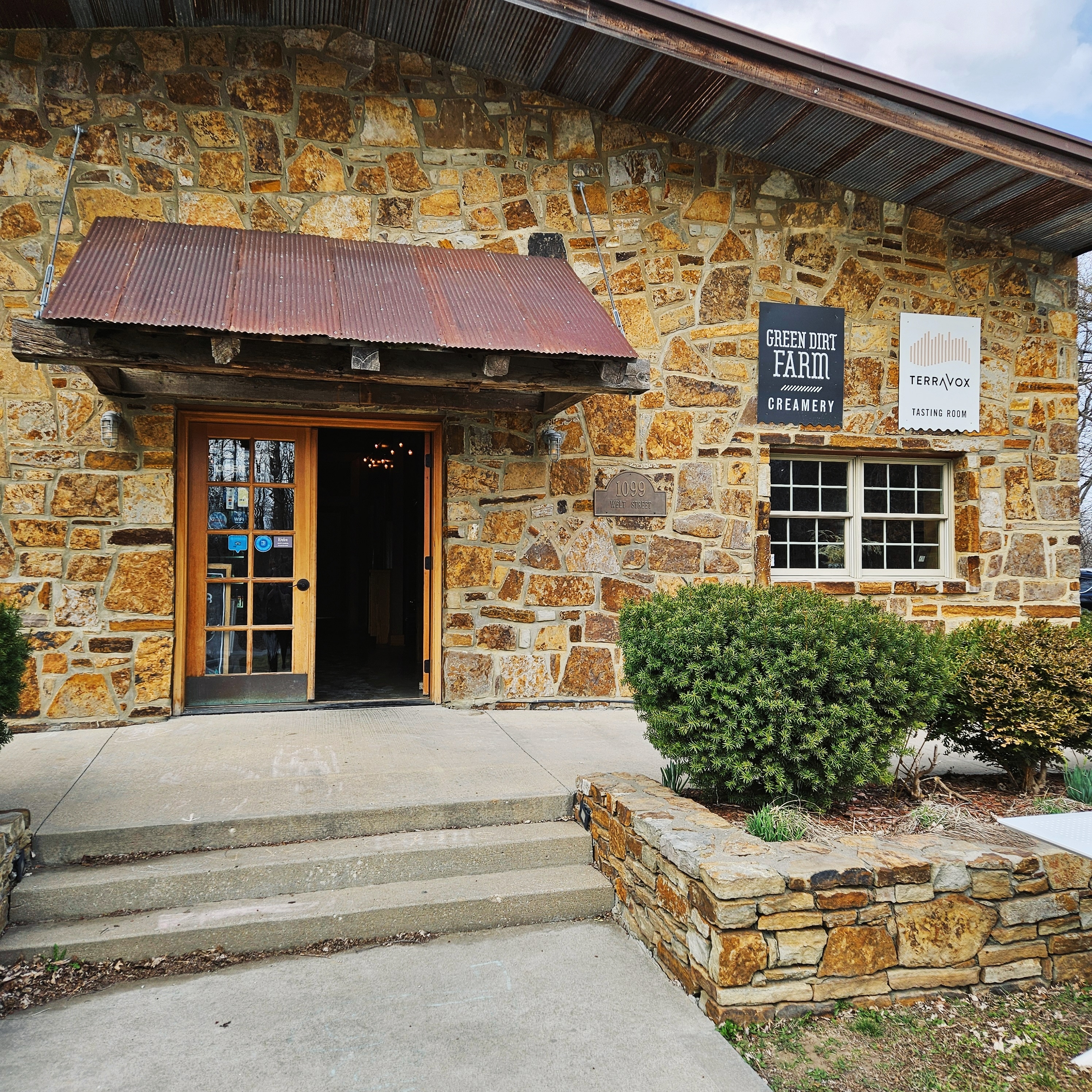 Front of Green Dirt Farm Creamery