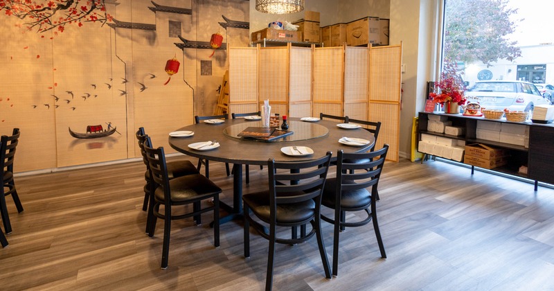 Interior, a round table and chairs