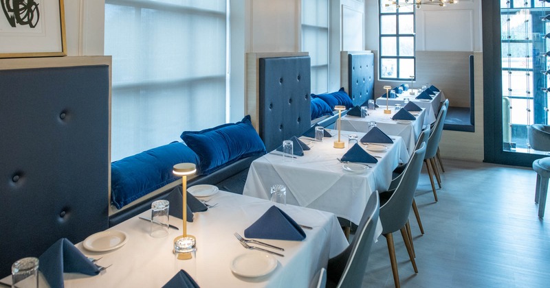 Dining area, banquette seating