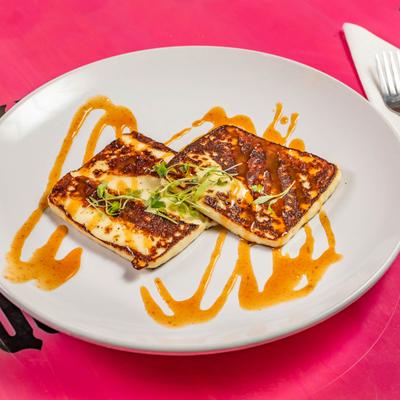 Appetizer served on a plate.