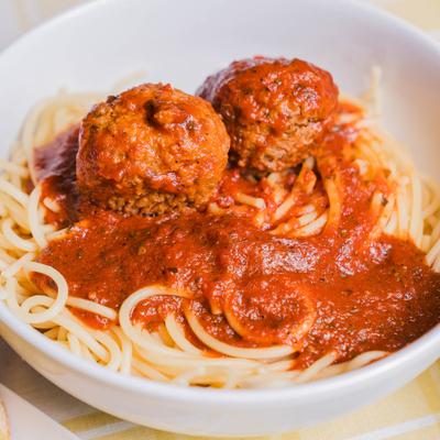 Spaghetti with meatballs.