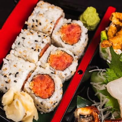 Spicy tuna sushi rolls.