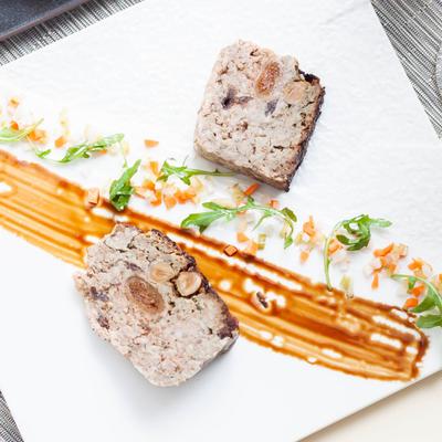 Meatloaf platter, closeup