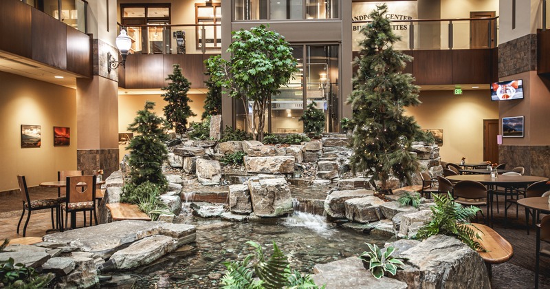 Diner area, fountain