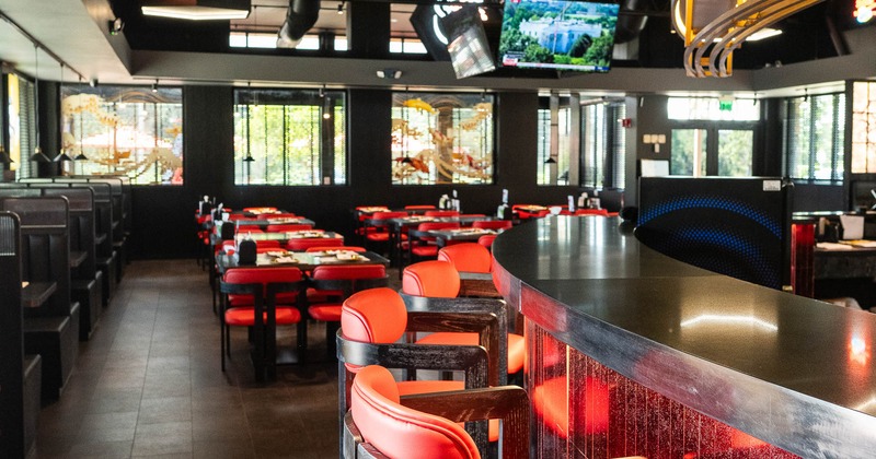 Diner tables, armchairs
