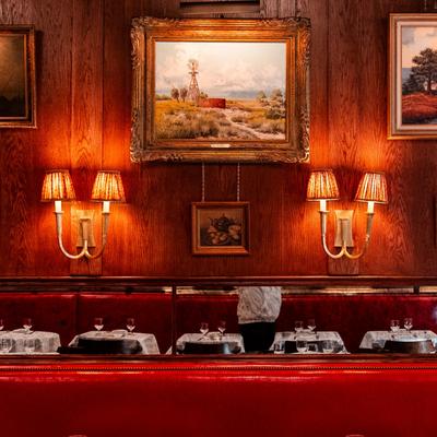 Dining area, banquette seating.