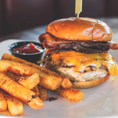 CHICKEN CLUB SANDWICH