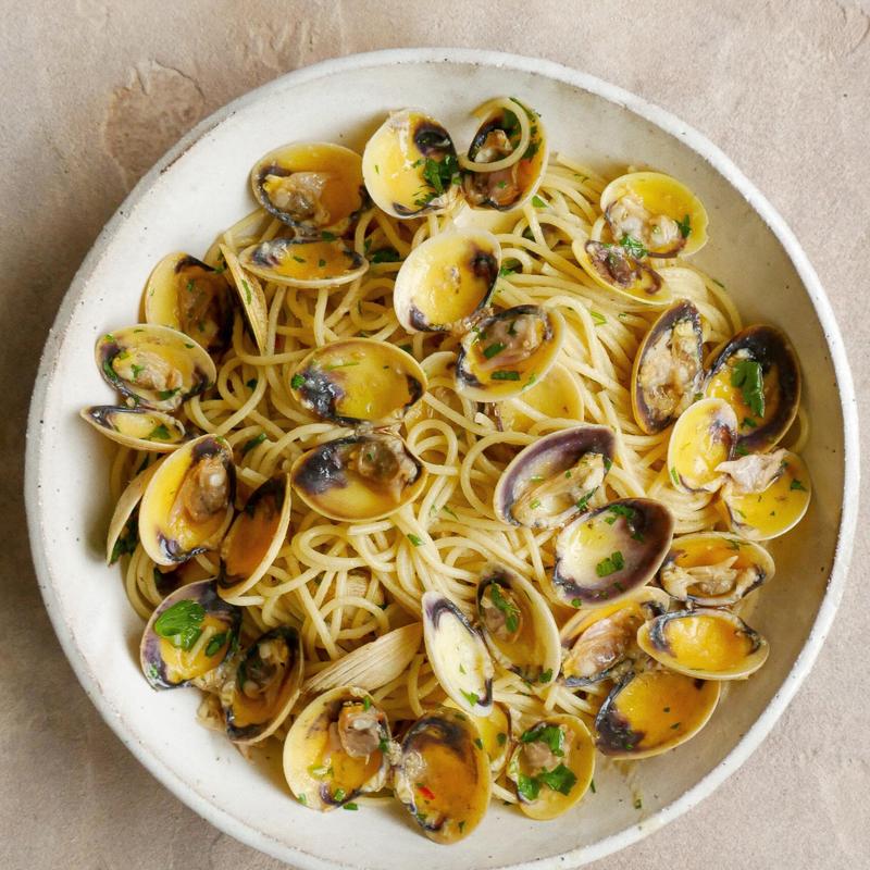 Linguine Clams e Porcini in Bianco photo