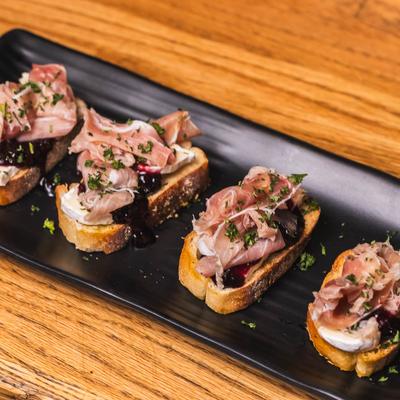 Mora y Serrano Toast