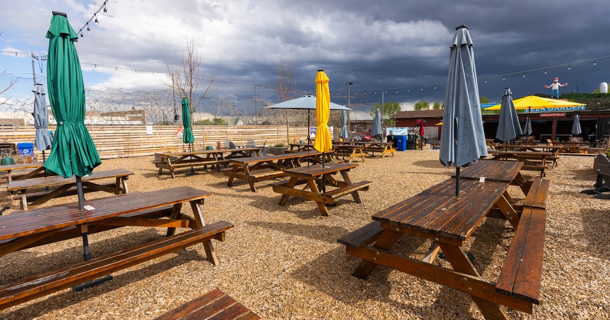 Exterior, seating area