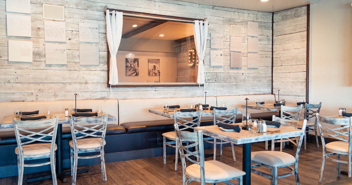 Small Lagoon Patio, interior, seating space