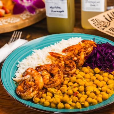 Rice bowl with shrimp, chickpeas and red cabbage.