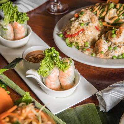 Rolled fish stuffed with green salad
