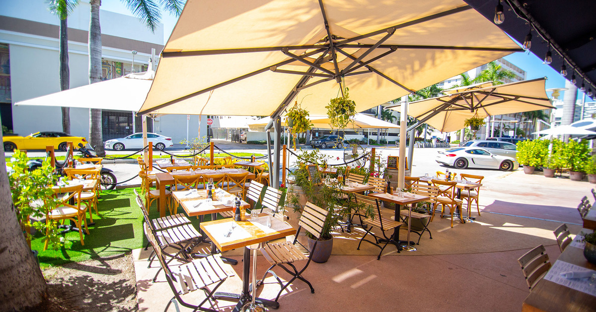 Exterior, seating area