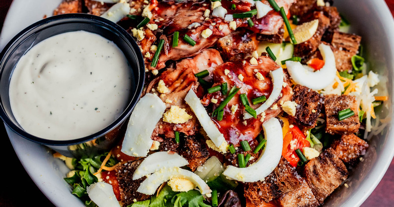 Mixed salad, dip on the side