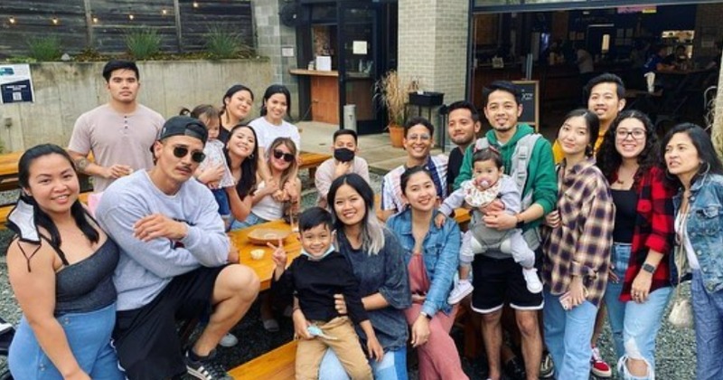 Exterior, happy crowd