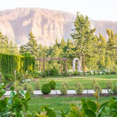 Outdoor Ceremony Venue In Columbia River Gorge