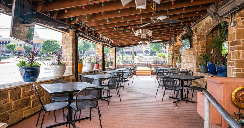 Exterior, patio seating area