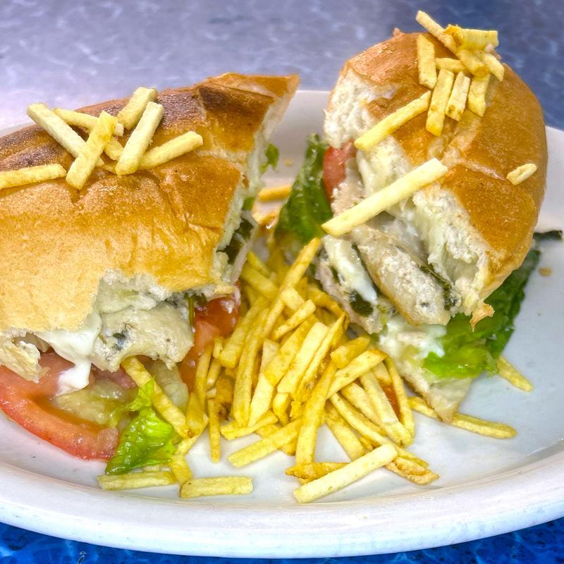 13- Sandwich de Pollo/ Chicken Sandwich photo