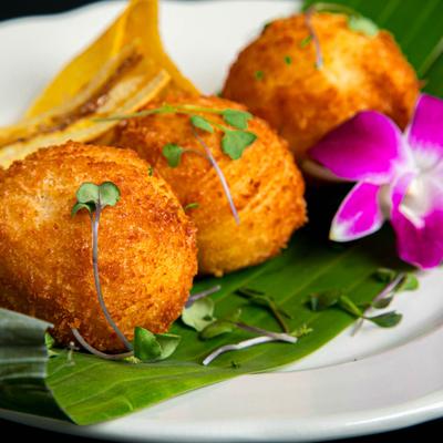 A served Papas rellanas dish.