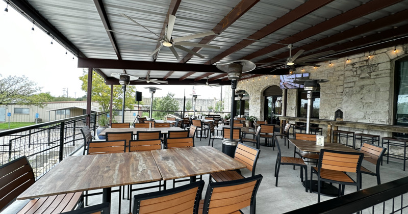 Covered patio, seating area
