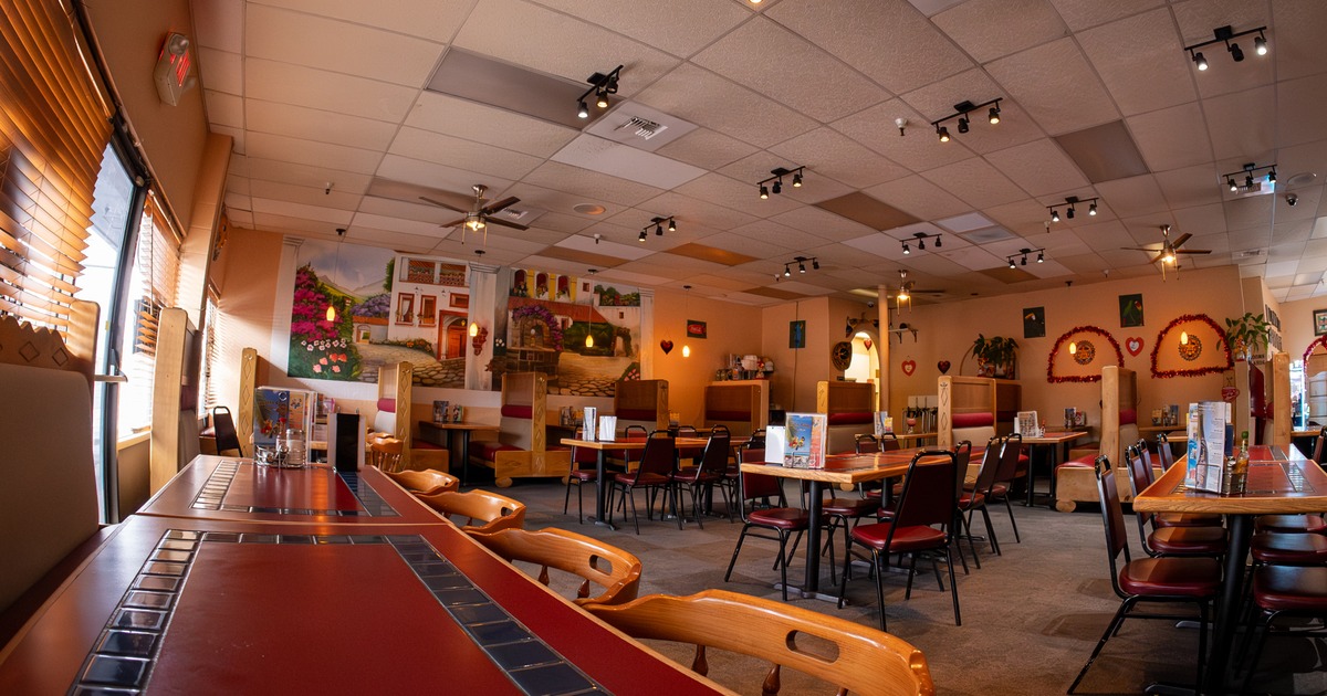 Diner area, wide view