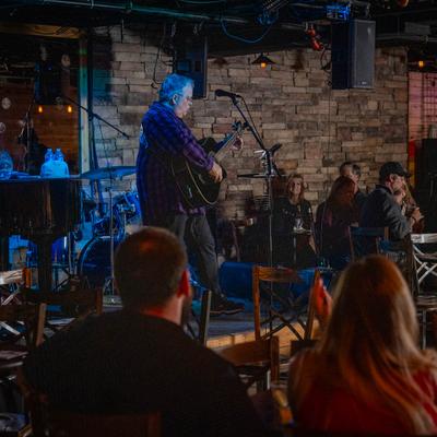 Interior, Live music.