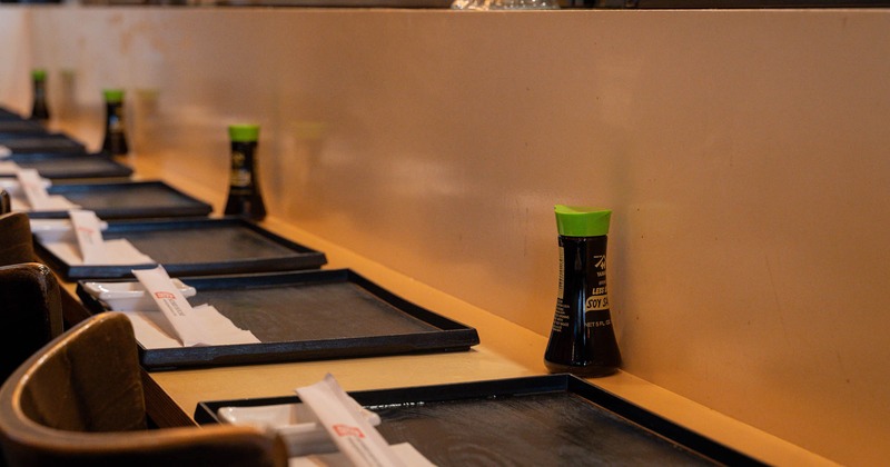 Diner set on the bar table