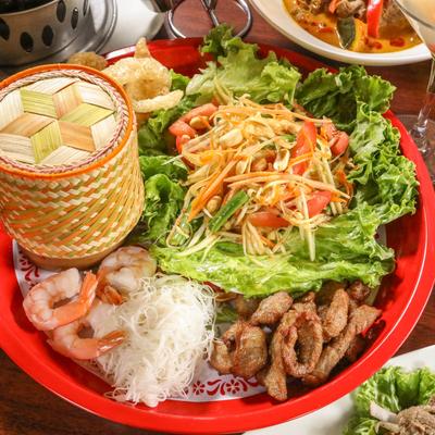 Papaya Salad Platter.