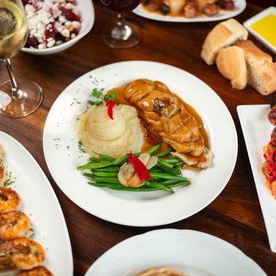 Garlic chicken, with green beans and mashed potatoes.