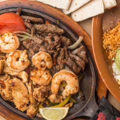 Mixed meat platter, topview