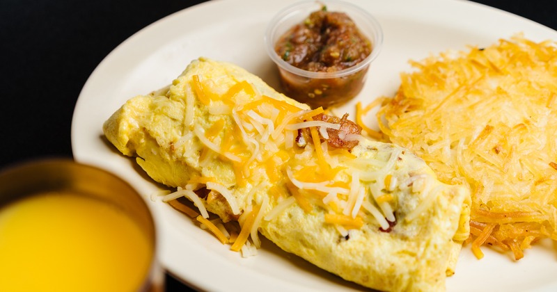Omelet with cheese and hash browns