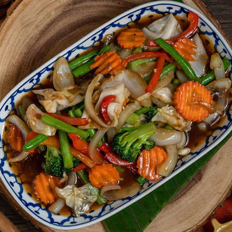 Thai Grlic Sauce (Pad pak ruam) photo