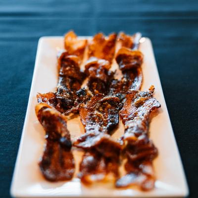Bacon knots on a rectangular plate.