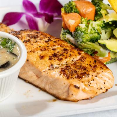 Salmon a la veracruzana.