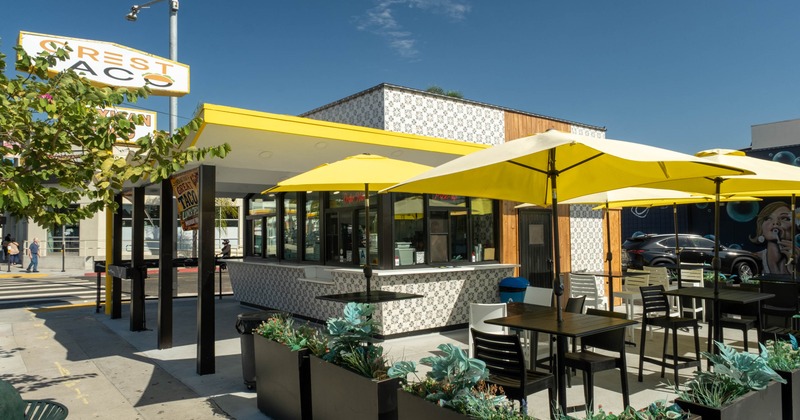 exterior tables and chairs